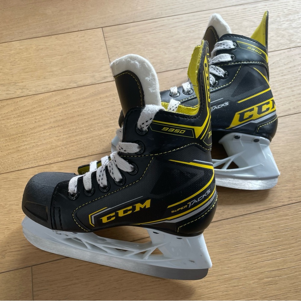 CCM Super Tacks 9350 Hockey Ice Skates Toddler Size 11